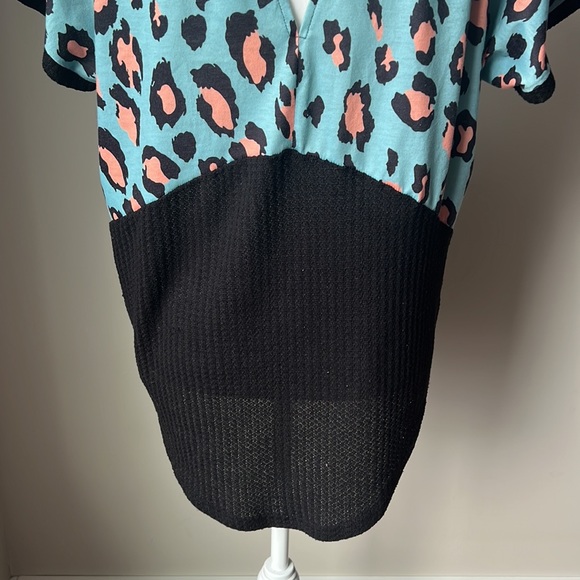 5/$25 Cinnie Top - Picture 9 of 12